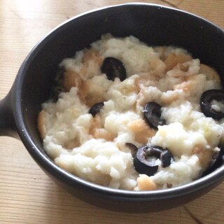 ブラックオリーブと食パンの塩煮♪